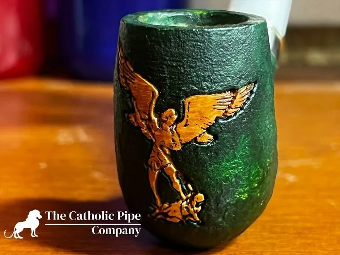 This Nebraskan Artist Crafts Incredible Pipes Featuring Saints, Angels, And Sacred Symbols (29 Pics)