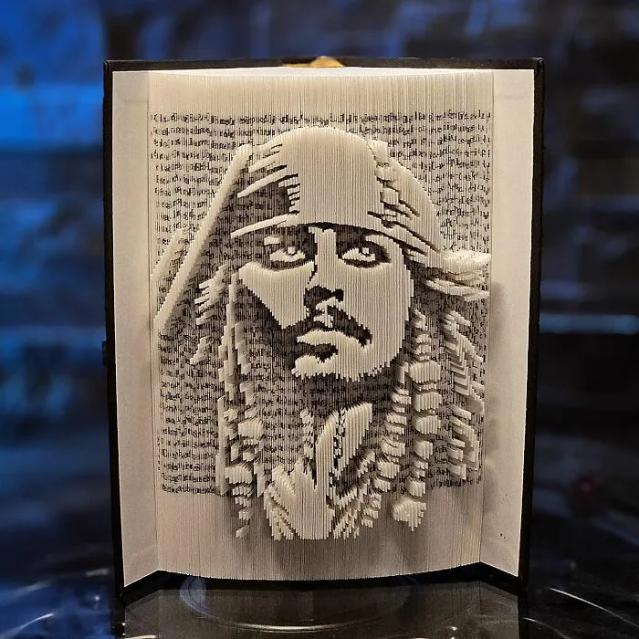 This Artist Upcycles Old Books Into Stunning Sculptures (45 Pics)