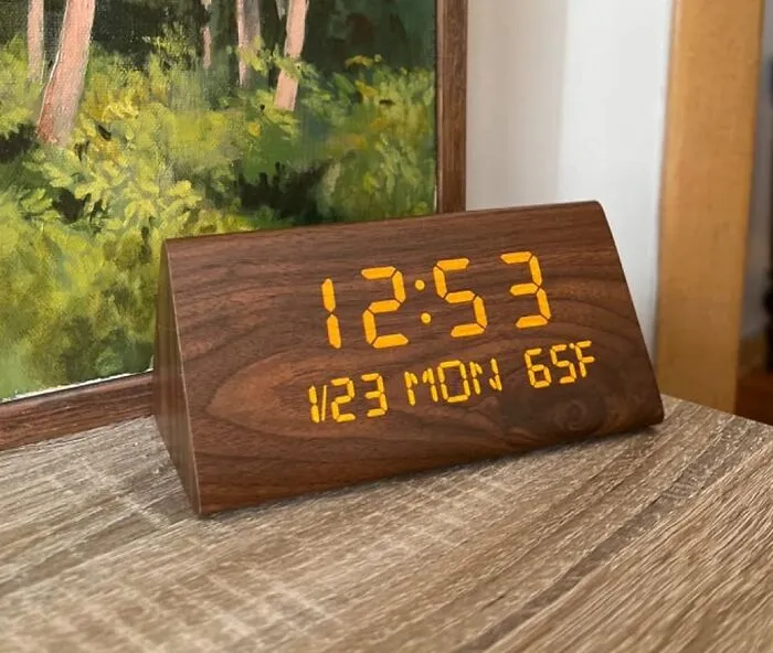This   <a Style="Display:inline;" Href="Https://Www.amazon.com/Kogonee-Digital-Adjustable-Everyday-Temperature/Dp/B09shm519d?ie=utf8&linkcode=ll1&tag=bphawk-20&linkid=1943b908cb1a57952292178a20dbe4a5&language=en_us&ref_=as_li_ss_tl" Target="_blank"><span Style="Font: Inherit; Color: #d74b1f;"> Wooden Digital Alarm Clock</Span> Is So Chic, It Is Basically A Piece Of Art On Its Own