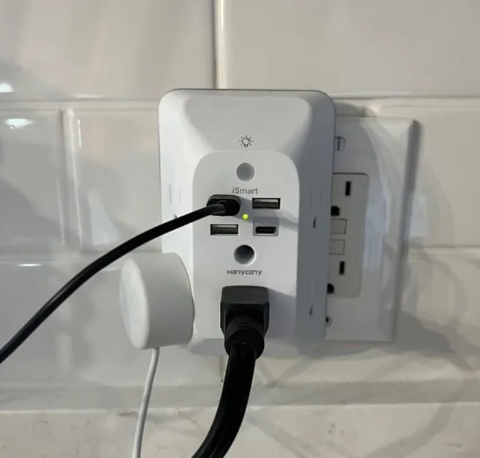 An    <a Style="Display:inline;" Href="Https://Www.amazon.com/Extender-Protector-Charging-Electrical-Splitter/Dp/B09wtydvnw?ie=utf8&th=1&linkcode=ll1&tag=bpkiwi-20&linkid=04e56a5c77ffaead1f825af0e38f6f9c&language=en_us&ref_=as_li_ss_tl" Target="_blank"><span Style="Font:inherit;color:#d74b1f;"> Outlet Extender With Night Light</Span> Is Essential In A Tech Savvy Household