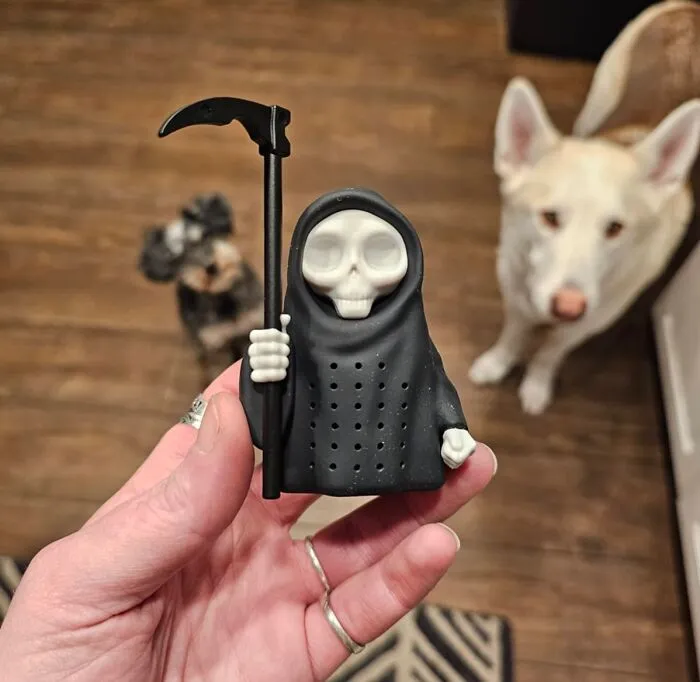 Death Before Decaf! This   <a Style="Display:inline;" Href="Https://Www.amazon.com/Dp/B0cczy2n9v?_encoding=utf8&pd_rd_i=b0cczy2n9v&qid=&pd_rd_w=amamk&content-ID=amzn1.sym.fcb2f76b-877c-4ee6-Aa0c-88b8f5b5bf6c%3aamzn1.sym.fcb2f76b-877c-4ee6-Aa0c-88b8f5b5bf6c&pf_rd_p=fcb2f76b-877c-4ee6-Aa0c-88b8f5b5bf6c&pf_rd_r=tr0rdtnscfsq26ad6dx2&pd_rd_wg=rxyab&pd_rd_r=28ba1cdc-Eb21-4a98-A525-2ee7e55f49fc&pd_rd_plhdr=t&linkcode=ll1&tag=bpgecko-20&linkid=e4e81f023e268245f907245f8034034a&language=en_us&ref_=as_li_ss_tl" Target="_blank"><span Style="Font: Inherit; Color: #d74b1f;"> Grim Reaper Tea Infuser</Span> Will Make Your Morning Cuppa A Spooky Delight