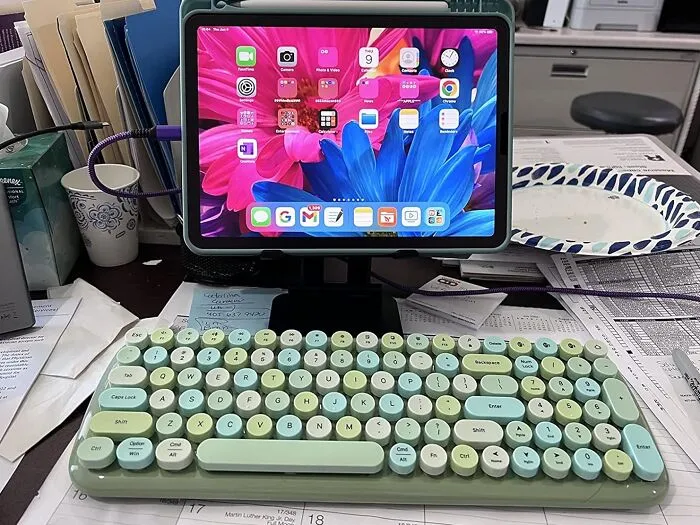 The ASMR On This <a Style="Display:inline;" Href="Https://Www.amazon.com/Mofii-Wireless-Bluetooth-Simultaneously-Typewriter/Dp/B0d7zmfp8n?ie=utf8&linkcode=ll1&tag=bpparrot-20&linkid=37b215243d8acfe7125661db129e5bf7&language=en_us&ref_=as_li_ss_tl" Target="_blank"><span Style="Font:inherit;color:#d74b1f;"> Wireless Bluetooth Keyboard For Ipads</Span> Is Second To None