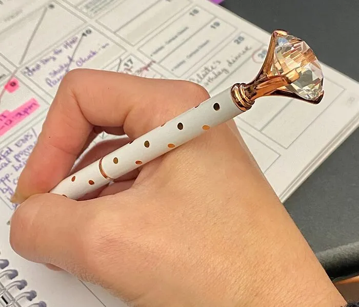  Show Everyone Who Is The Real Queen Bee In The Office With This Blingy   <a Style="Display:inline;" Href="Https://Www.amazon.com/Crystal-Diamond-Ballpoint-Supplies-Refills/Dp/B08h6zzksw?ie=utf8&th=1&linkcode=ll1&tag=bpsquirrel-20&linkid=4e856edd955a39efc68ce237ca7c45b4&language=en_us&ref_=as_li_ss_tl" Target="_blank"><span Style="Font:inherit;color:#d74b1f;"> Diamond Pen</Span> 