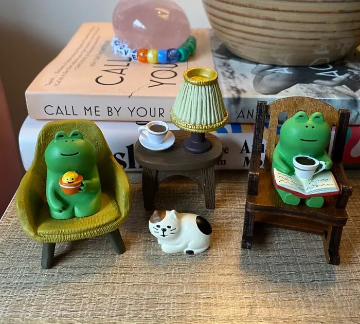 Move Over, Garden Gnomes! These   <a Style="Display:inline;" Href="Https://Www.amazon.com/Refintural-Miniature-Frog-Collectibles-Decorations/Dp/B0c683n431?crid=287ydbzqrz76&dib=eyj2ijoimsj9.uxjdwe6bybep92-Kufvoqv3s16pg7zub3aqj7e6tiguakukaavph5pw3hgcvrotf8nuwtjcsmihmwe7-N40vrhrsnefw6n93tzh-Cyef7s4.b072-2ty9uvshet6d9psrs_svbje4mrvfndte4fflvk&dib_tag=se&keywords=novelty+gifts&qid=1728031952&sprefix=novelty+gift%2caps%2c259&sr=8-145-Spons&sp_csd=d2lkz2v0tmftzt1zcf9hdgzfbmv4da&psc=1&linkcode=ll1&tag=bpgecko-20&linkid=ca3f106286297721272f136033242100&language=en_us&ref_=as_li_ss_tl" Target="_blank"><span Style="Font: Inherit; Color: #d74b1f;"> Miniature Frog Figurines</Span> Are Here To Bring Some Ribbiting Style To Your Home Décor