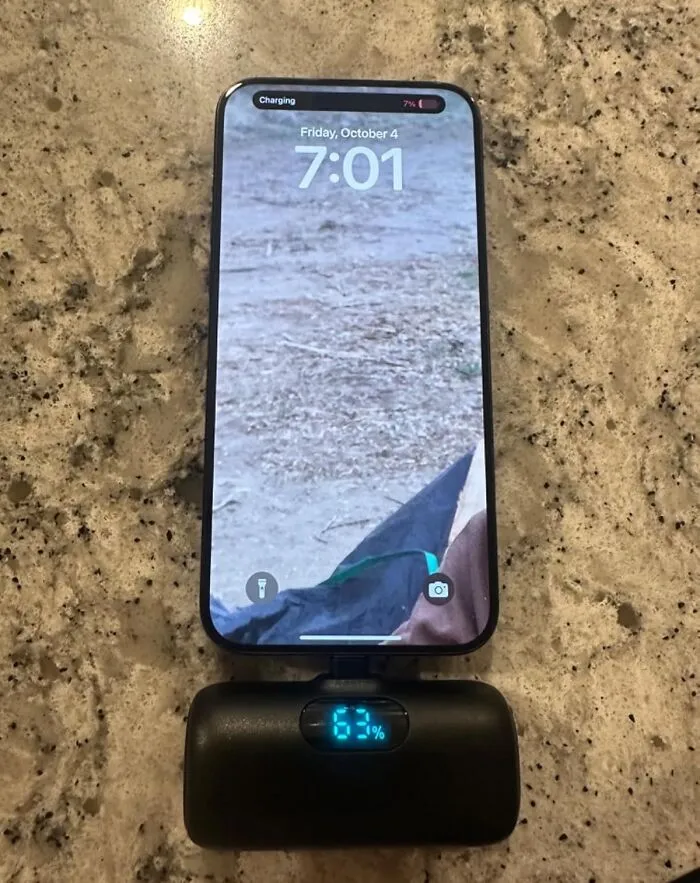 Stay Powered Up On-The-Go With This Compact <a Style="Display:inline;" Href="Https://Www.amazon.com/Portable-Charger-5000mah-Display-Compatible/Dp/B0bmpgqxt9?ie=utf8&th=1&linkcode=ll1&tag=bplobster-20&linkid=e66c59cd66b7c96b9f6ef991d29abc9b&language=en_us&ref_=as_li_ss_tl" Target="_blank"><span Style="Font: Inherit; Color: #d74b1f;"> Mini Portable Charger</Span> - A Lifesaving Solution That Fits In The Palm Of Your Hand