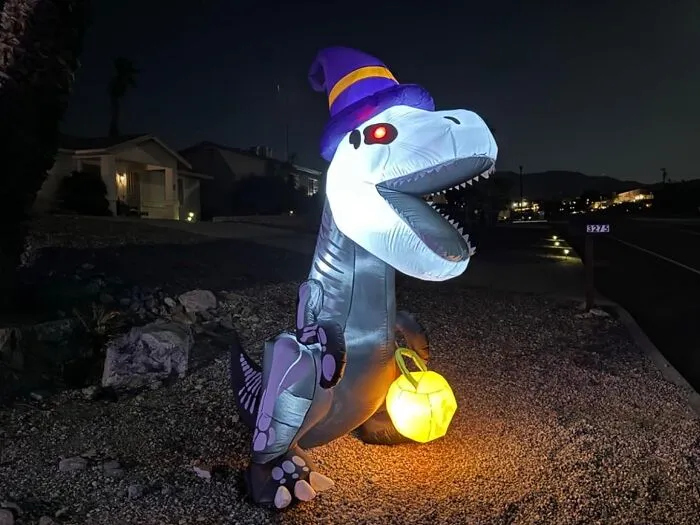Unleash A Prehistoric Scream On Your Front Lawn With This <a Style="Display:inline;" Href="Https://Www.amazon.com/Joiedomi-Halloween-Inflatable-Inflatables-Decorations/Dp/B07w7lcg97?ie=utf8&linkcode=ll1&tag=bpturtle-20&linkid=d674ee2149705d3b1c522c293e4bb6d5&language=en_us&ref_=as_li_ss_tl" Target="_blank"><span Style="Font: Inherit; Color: #d74b1f;"> Inflatable Halloween T-Rex</Span>