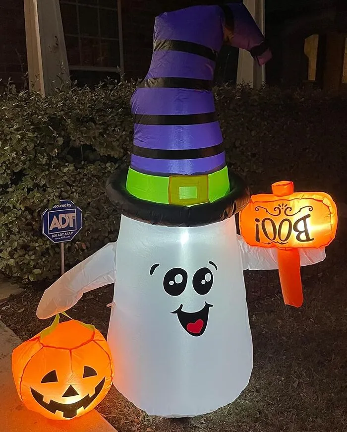 This <a Style="Display:inline;" Href="Https://Www.amazon.com/Goosh-Inflatable-Halloween-Ghost-Pumpkin/Dp/B08bc2bqwj?ie=utf8&linkcode=ll1&tag=bpturtle-20&linkid=3f0b99554c277a86d4c8cb5e6bb42f4c&language=en_us&ref_=as_li_ss_tl" Target="_blank"><span Style="Font: Inherit; Color: #d74b1f;"> Friendly Inflatable Ghost And Lantern</Span> Is More "Boo-Tiful" Than Scary, Paired With A Lantern To Light The Way For Trick-Or-Treaters (Or Lost Souls)