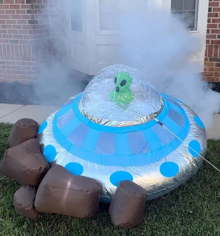 Beam Some Weirdness Onto Your Front Lawn With An <a Style="Display:inline;" Href="Https://Www.amazon.com/Joiedomi-Halloween-Inflatable-Crashing-Decoration/Dp/B0cr18pclx?ie=utf8&linkcode=ll1&tag=bpturtle-20&linkid=466934e53ddaa727f45c76ab357803dd&language=en_us&ref_=as_li_ss_tl" Target="_blank"><span Style="Font: Inherit; Color: #d74b1f;"> Inflatable UFO Decoration</Span>