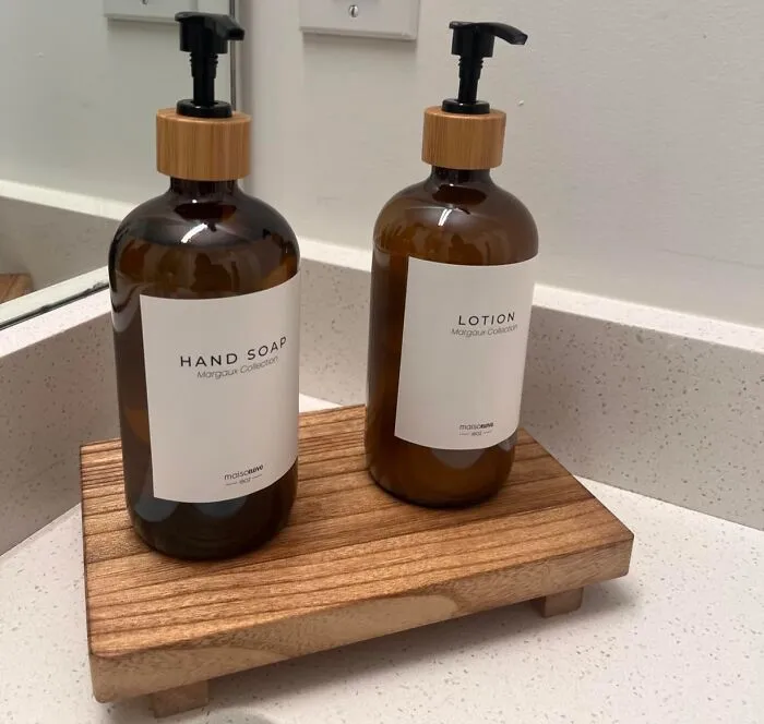 Elevate Your Decor With The Rustic Charm Of This   <a Style="Display:inline;" Href="Https://Www.amazon.com/Pedestal-Farmhouse-Bathroom-Decorative-Kitchen/Dp/B0c68rbnyl?crid=3mnbxizwf3vva&dib=eyj2ijoimsj9.vwuhwointw-1hriaoar6byq5dy1u0p8ecresr7cbkpvxyfqpsrnqn5hnib7gsstbu0tkyuapik3hlhaxn9dnddm9jsfu6l8nx3ws9itlpxw.g9w6xwmnt13buaaeofk0-49taky3sb0hqiitqkbvp9y&dib_tag=se&keywords=home%2bdecor&qid=1728564228&sprefix=home%2bdecor%2caps%2c221&sr=8-102&th=1&linkcode=ll1&tag=bpbison-20&linkid=f67e9318900ff4e95eda44d995a2332b&language=en_us&ref_=as_li_ss_tl" Target="_blank"><span Style="Font: Inherit; Color: #d74b1f;"> Small Wood Tray Pedestal Stand</Span>, Whose Sturdy Wooden Base And Tray Combo Channels The Essence Of A Vintage Artisanal Find, At A Fraction Of The Cost