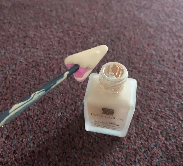 For When You're Determined To Scrape Out Every Last Drop Of That Expensive Foundation, Even If It Kills You, This   <a Style="Display:inline;" Href="https://www.amazon.com/gp/product/B0069VYSFM?ie=UTF8&th=1&linkCode=ll1&tag=bppig-20&linkId=7b7ce96a8ec0b929bbb0ce85f232db26&language=en_US&ref_=as_li_ss_tl" Target="_blank"><span Style="Font: Inherit; Color: #d74b1f;"> Beauty Spatula </Span> Is The Tiny Tool That Helps You Get Your Money's Worth, Down To The Very Last Smudge