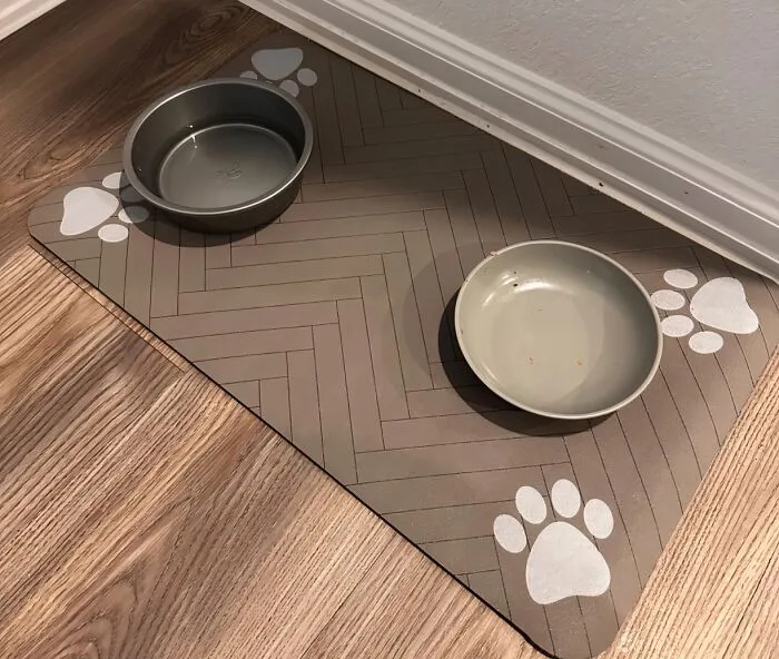Food Bowls Looking Like A Disaster Zone After Every Meal? This <a Style="Display:inline;" Href="Https://Www.amazon.com/Mat-Absorbent-Waterproof-Dispenser-12-X20/Dp/B0cfy9lc2j?crid=194jecmo0vdis&dib=eyj2ijoimsj9.4mmhycvpdpibl2i4aigjebgjqvocf6f8hv_ru4htjp4wsyukobndxvu1lyav_zwsxbt5yedzk6vydrrogr5u9exxknicrunxmvhivhphjurxux5pttrcn8oir5gir2xdjqevyzhtggi2eirrux3hl9buzzqocyb9mw5gxqvn5bpboj1t0-Eb3gjmqk-Rbdmewp-W56ztj7giwjgjz7ptve8rxosdbuwmwlwjyorbv2tv2ab5qnvt1z2ztg1znpo1yurxg3m5ggqiarhk1zwcnn68ndaqfno8xwa_yvpkytm.rscmgzle8pi92mhvvl3gumyllf6imvldw2rgzjlj-X0&dib_tag=se&keywords=pet%2bproof%2bitems&qid=1728995366&sprefix=pet%2bproof%2bitems%2caps%2c230&sr=8-17&th=1&linkcode=ll1&tag=bpstingray-20&linkid=96153b1c4b6f7b980298a0afce61d500&language=en_us&ref_=as_li_ss_tl" Target="_blank"><span Style="Font: Inherit; Color: #d74b1f;"> Absorbent Pet Feeding Mat</Span> Will Have Your Floors Looking Spotless