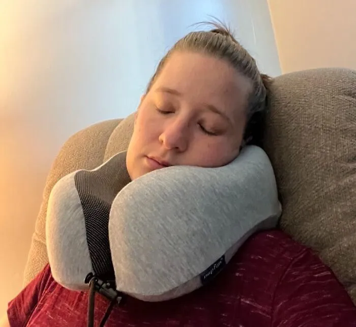 "If you can swing it, bring your own pillow. I always sleep better on the plane and hotel with my orthopaedic pillow." - <span Style="Font:inherit;color:#808080"> quebecoisejohn</Span>