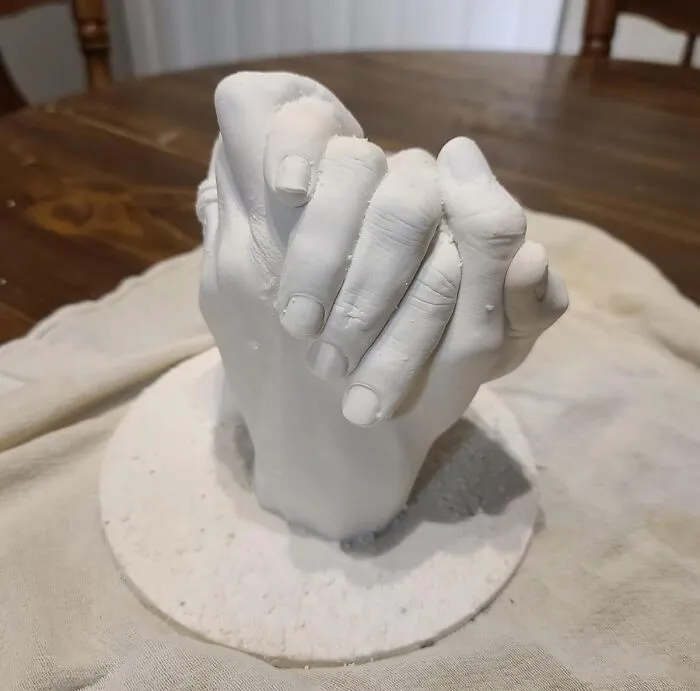 Create A Lasting Impression (Literally) With   <a Style="Display:inline;" Href="Https://Www.amazon.com/Luna-Bean-Keepsake-Plaster-Materials/Dp/B01e4lwblq?ie=utf8&th=1&linkcode=ll1&tag=bpmouse-20&linkid=f39303fdb9d609fe403a851b00b5e103&language=en_us&ref_=as_li_ss_tl" Target="_blank"><span Style="Font: Inherit; Color: #d74b1f;"> Hand Casting Kit </Span> - A Unique Gift That's A Real Hands-On Experience!