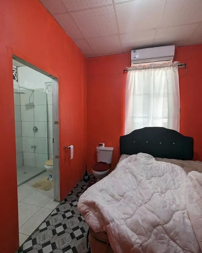 30 Of The Funniest Real Estate Listing Fails (New Pics)