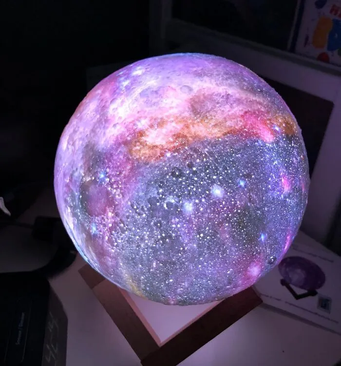 For The Person Who Has Everything, But Still Can't Illuminate Their Life, <a Style="Display:inline;" Href="Https://Www.amazon.com/Brightworld-Control-Dimmable-Rechargeable-Birthday/Dp/B07py7glkv?ie=utf8&linkcode=ll1&tag=bpmouse-20&linkid=07e9fa49d30e6a2d6b2c40bc47ab8331&language=en_us&ref_=as_li_ss_tl" Target="_blank"><span Style="Font: Inherit; Color: #d74b1f;"> Realistic Moon Lamp </Span> Is The Perfect Way To Bring A Little Lunar Love Into Their Orbit