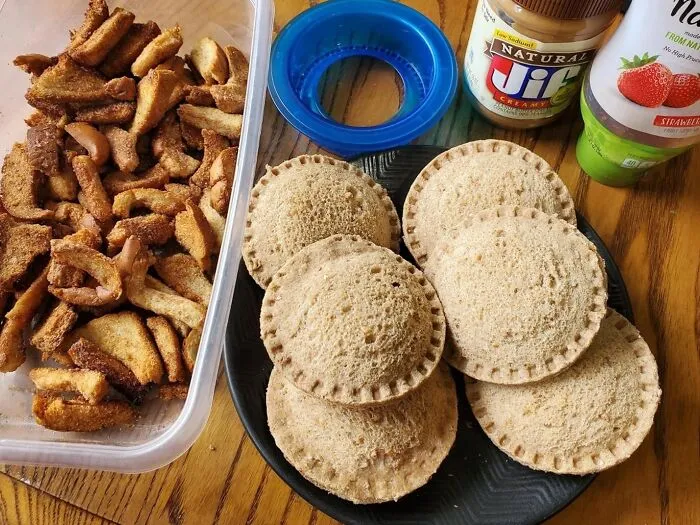 Make Lunchtime A Breeze And Create Perfectly Pressed, Crustless Sandwiches That Kids Will Love With The <a Style="Display:inline;" Href="Https://Www.amazon.com/Tribe-Glare-Decruster-Sandwich-Childrens/Dp/B0d39yhdw7?ie=utf8&th=1&linkcode=ll1&tag=bpgoose-20&linkid=6de1624ea07d5bcff1cc2a0157983957&language=en_us&ref_=as_li_ss_tl" Target="_blank"><span Style="Font: Inherit; Color: #d74b1f;"> Uncrustables Sandwich Press</Span>