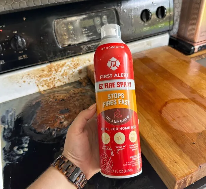 This <a Style="Display:inline;" Href="Https://Www.amazon.com/First-Alert-Af400-Extinguishing-Aerosol/Dp/B001229jcu?crid=268rb9v3dkbnx&dib=eyj2ijoimsj9.bbjzqfiaswfpzbbnvc0kekqwkc6cjzzibymjcziht3jmvdbnspbkgkeoujjdtustf1pvd346rq_arrksmmg69zbh2c36remutojwqg0_fmplxyx8wm_kp0gwui4xcrjs_prwsd43pezmfxcfjvuzb6mwup7z9o_iem5ojfxd8fxvzesds4dell5fgjj86fyzc7eu2csj1t5td-Oxdk9fxi7hvnw_ekjseyfgieiyzkxf5mzdpg8ijqzjgkvrx26r55grjp2lpmd3eefiynpjz1-Uyce7hxbhi_e7dxdgn4s.yw1l3ovrqmudmndjoddztl3aux0roessvpmul1ehysa&dib_tag=se&keywords=first%2balert%2bfire%2bspray&qid=1729837353&sprefix=first%2balert%2bfire%2bsp%2caps%2c196&sr=8-5&th=1&linkcode=ll1&tag=bpaxolotl-20&linkid=bc9b544c31e187352c1d565c173665a1&language=en_us&ref_=as_li_ss_tl" Target="_blank"><span Style="Font: Inherit; Color: #d74b1f;"> First Alert Ez Fire Spray </Span> Has Given Many Homeowners Peace Of Mind With Its Easy-To-Use And Effective Fire Extinguishing Power