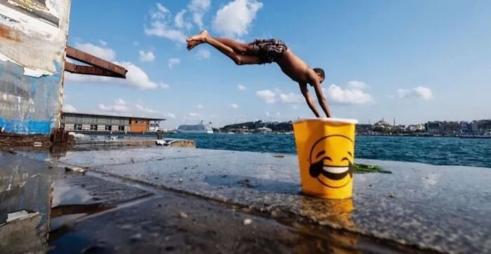 40 New Entertaining Street Photographs By Serkan Tekin Prove That Timing Is Everything