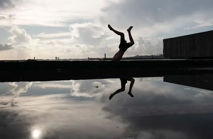 40 New Entertaining Street Photographs By Serkan Tekin Prove That Timing Is Everything