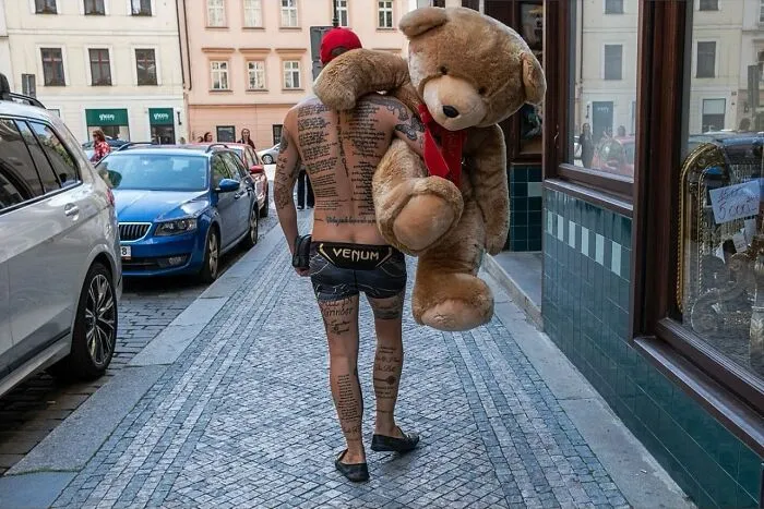 40 New Entertaining Street Photographs By Serkan Tekin Prove That Timing Is Everything