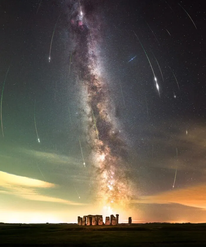 Las perseidas sobre Stonehenge