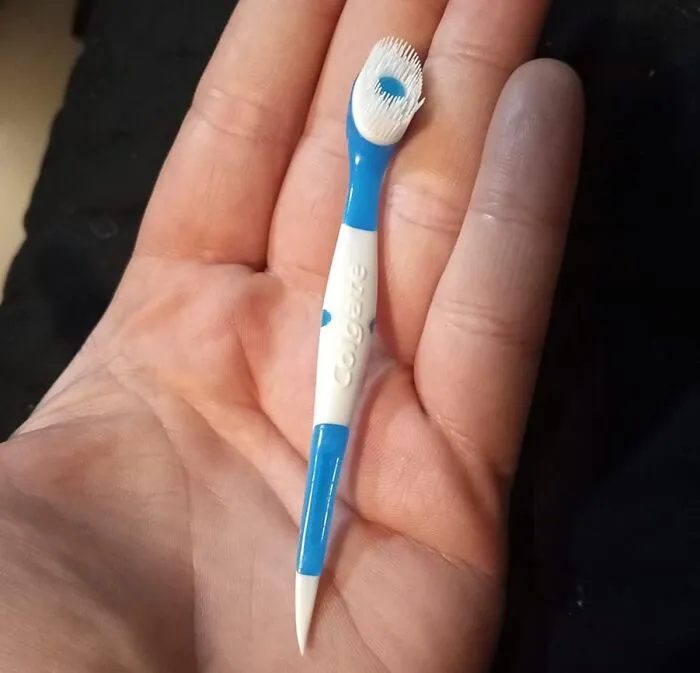 Keep Your Smile Shining On-The-Go With The   <a Style="Display:inline;" Href="Https://Www.amazon.com/Colgate-Fresh-Disposable-Toothbrush-Peppermint/Dp/B071dpcbqg?ie=utf8&linkcode=ll1&tag=bplemon-20&linkid=69f7c110adc47bbadf4b6bd88f1ff157&language=en_us&ref_=as_li_ss_tl" Target="_blank"><span Style="Font: Inherit; Color: #d74b1f;"> Disposable Mini Toothbrush</Span>, Because Let's Be Real, You Never Know When You'll Need To Brush That Emergency Croffee Breath