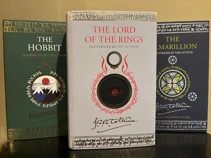 Immerse Yourself In The Breathtaking Beauty Of Middle-Earth With The <a Style="Display:inline;"Href="Https://Www.amazon.com/Lord-Rings-Illustrated-J-R-R-Tolkien/Dp/0358653037?ie=utf8&linkcode=ll1&tag=bppear-20&linkid=a946cf82833487667cbdb76d6e99efcd&language=en_us&ref_=as_li_ss_tl" Target="_blank"><span Style="Font: Inherit; Color: #d74b1f;"> The Lord Of The Rings Illustrated Set</Span>