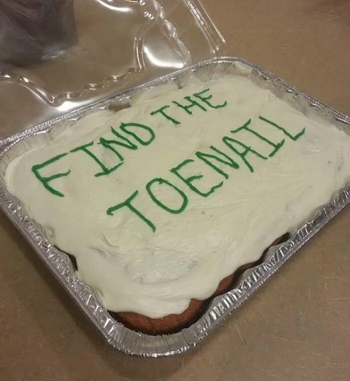35 Times Reality Took A Dark, Hilarious Twist, Only To Be Encapsulated In Bizarre Pics