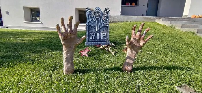 Graveyard Ghastliness Guaranteed! These   <a Style="Display:inline;" Href="Https://Www.amazon.com/Zombie-Halloween-Ground-Breaker-Outdoor-Decorations/Dp/B08bhjgffz?ie=utf8&linkcode=ll1&tag=bpcorgi-20&linkid=b80f7c5f4a4b03ae8a5dd9b0b83bae67&language=en_us&ref_=as_li_ss_tl" Target="_blank"><span Style="Font: Inherit; Color: #d74b1f;"> Zombie Arm Stakes </Span> Claw Their Way Into Your Halloween Decor