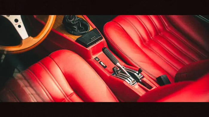 I Went To A Vintage Car Show And Captured Some Details (14 Pics)