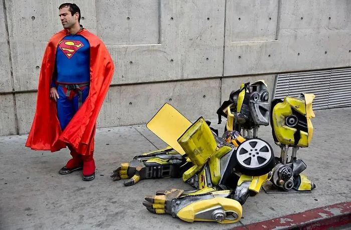 33 Highly Amusing Street Photos Shared On This Instagram Page (New Pics)