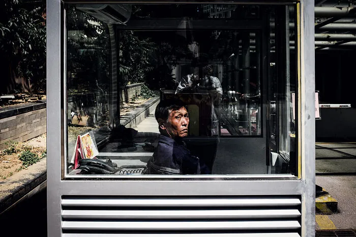 This Photographer Captures Interesting Moments In Beijing (20 Pics)