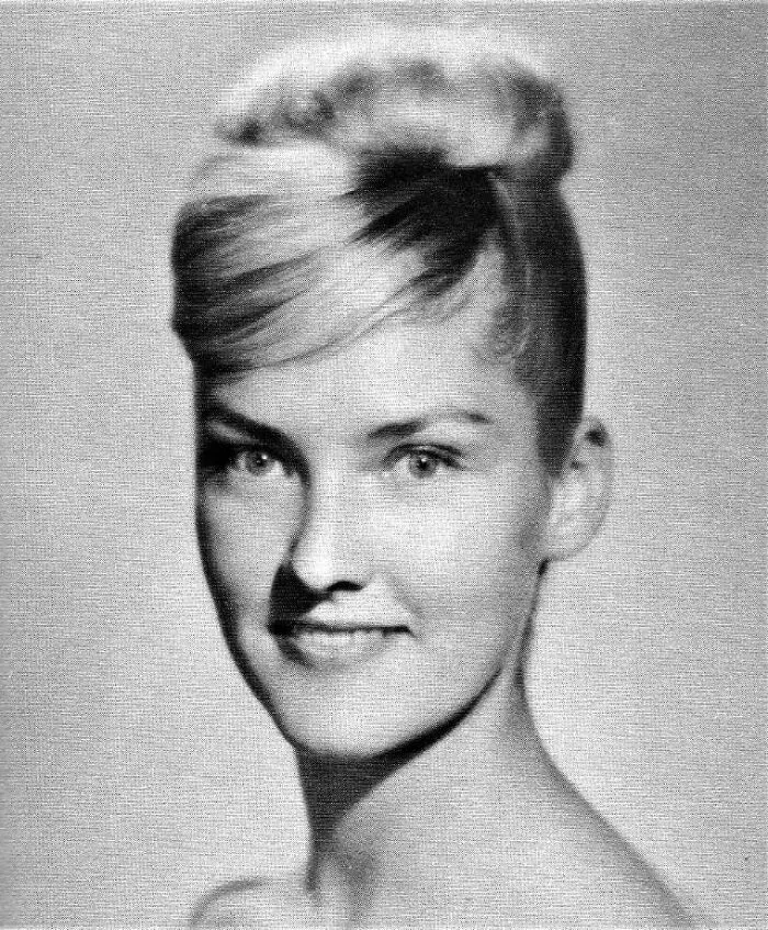50 Peinados femeninos de la década de los 60 que van de lo increíble a lo estrambótico