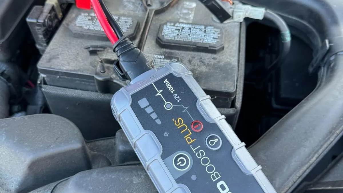 22 Things We're Keeping In Our Cars To Survive Winter Woes