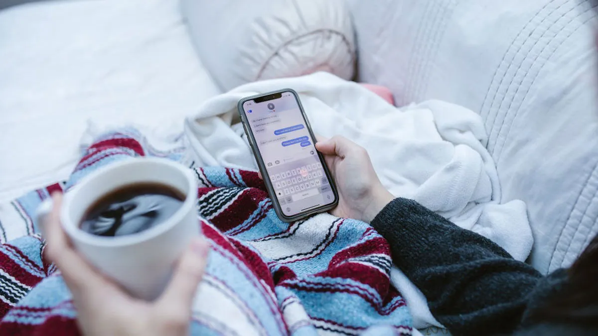 “Please Help”: Late-Night Message From Coworker Reveals Woman’s Suspicions Of BF Were True