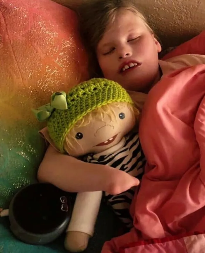 Woman Creates Dolls That Fit Each Child’s Needs While Representing Their Rare Health Conditions (26 New Pics)