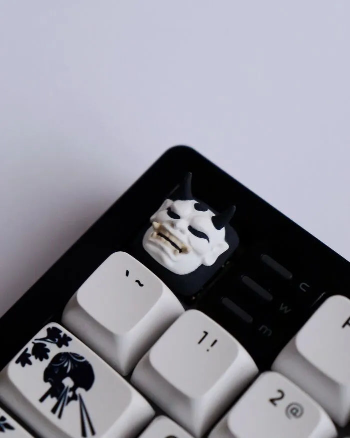 This Artist Creates Amazing Detailed Keyboard Keycaps, Here Are 21 Of Her Best Ones