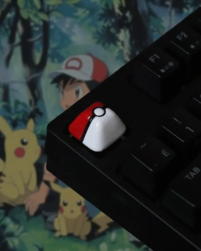 This Artist Creates Amazing Detailed Keyboard Keycaps, Here Are 21 Of Her Best Ones