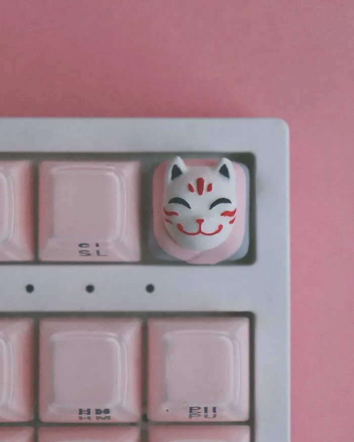 This Artist Creates Amazing Detailed Keyboard Keycaps, Here Are 21 Of Her Best Ones