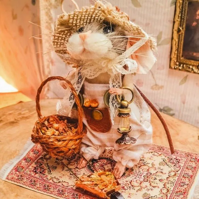 Artist Creates Adorable Felted Wool Mice Dressed In Whimsical Outfits (20 Pics)