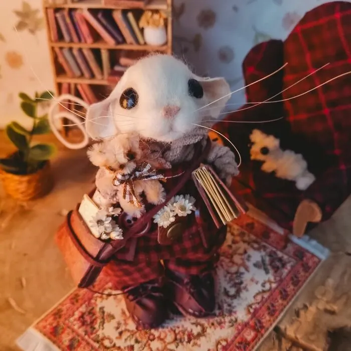 Artist Creates Adorable Felted Wool Mice Dressed In Whimsical Outfits (20 Pics)