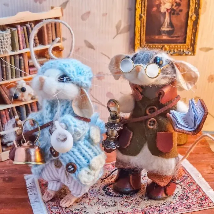 Artist Creates Adorable Felted Wool Mice Dressed In Whimsical Outfits (20 Pics)