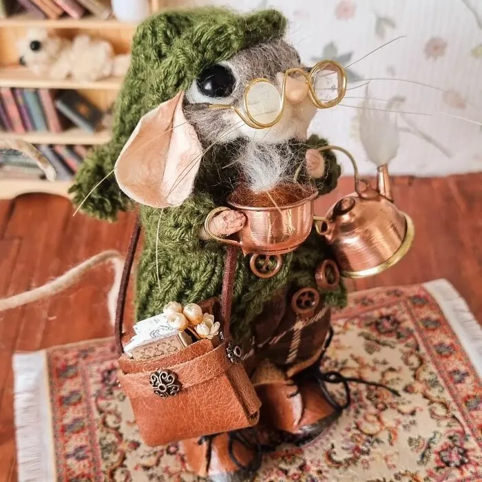 Artist Creates Adorable Felted Wool Mice Dressed In Whimsical Outfits (20 Pics)