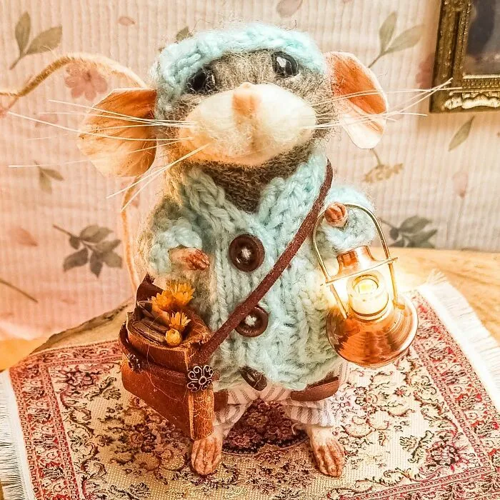 Artist Creates Adorable Felted Wool Mice Dressed In Whimsical Outfits (20 Pics)
