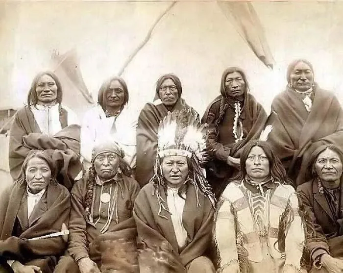 Retrato de 10 jefes nativos americanos en 1891
