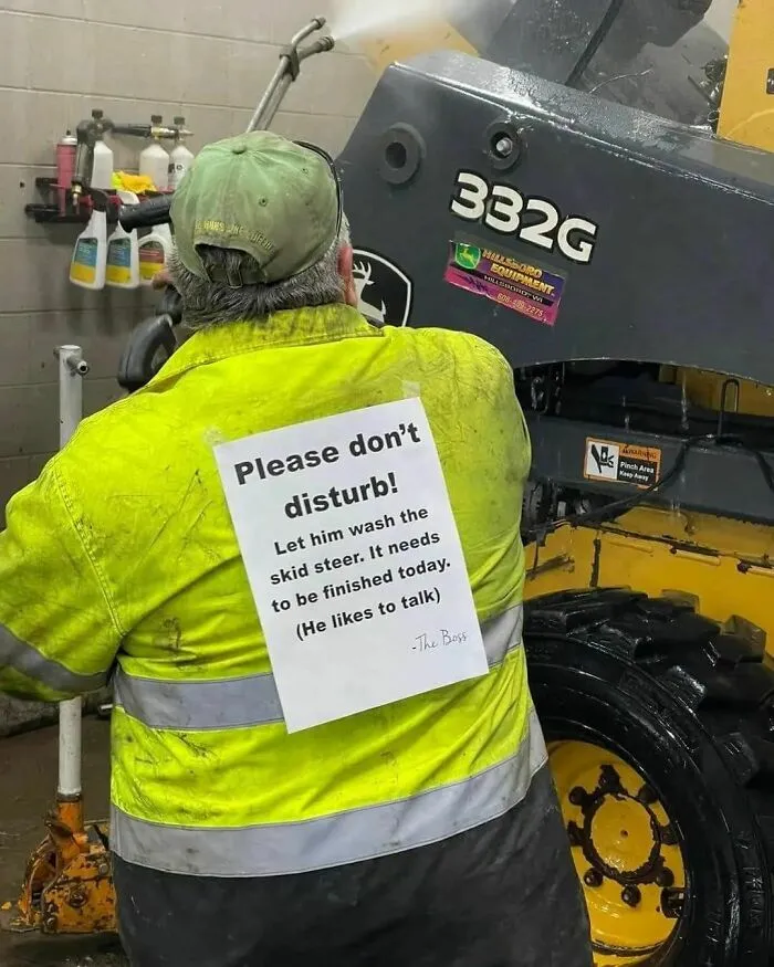 35 ‘Humans Of Capitalism’ Pics That Might Make You Laugh And Cry At The Same Time (New Pics)
