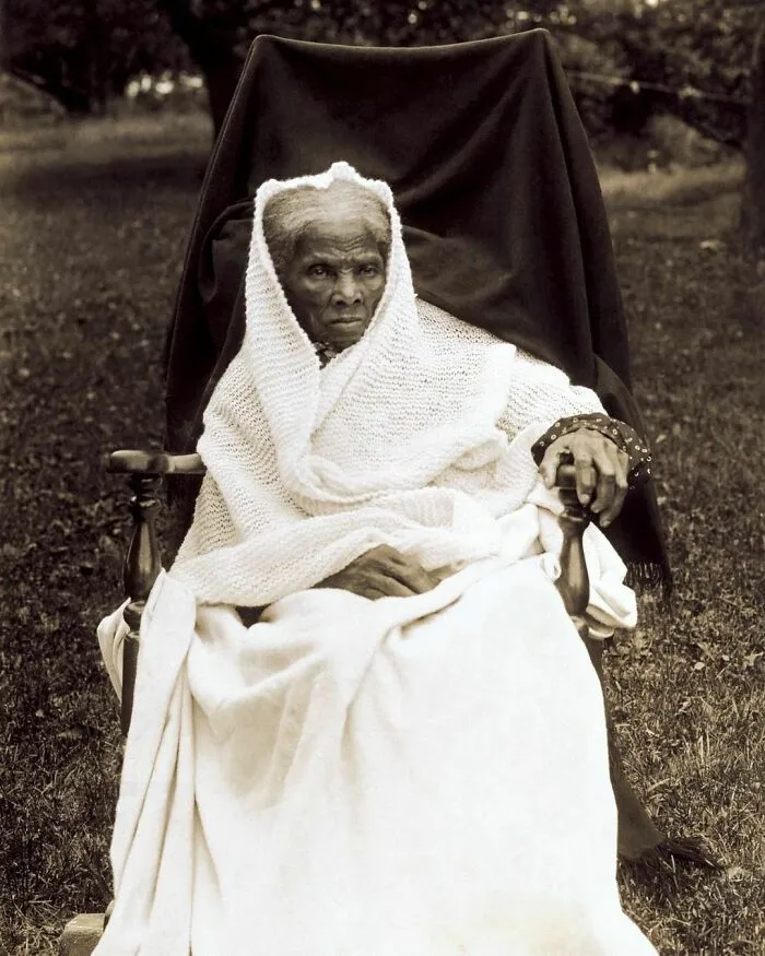 This Instagram Account Shares Historical Pics In Their Original Form, And These 40 Are Just Wow