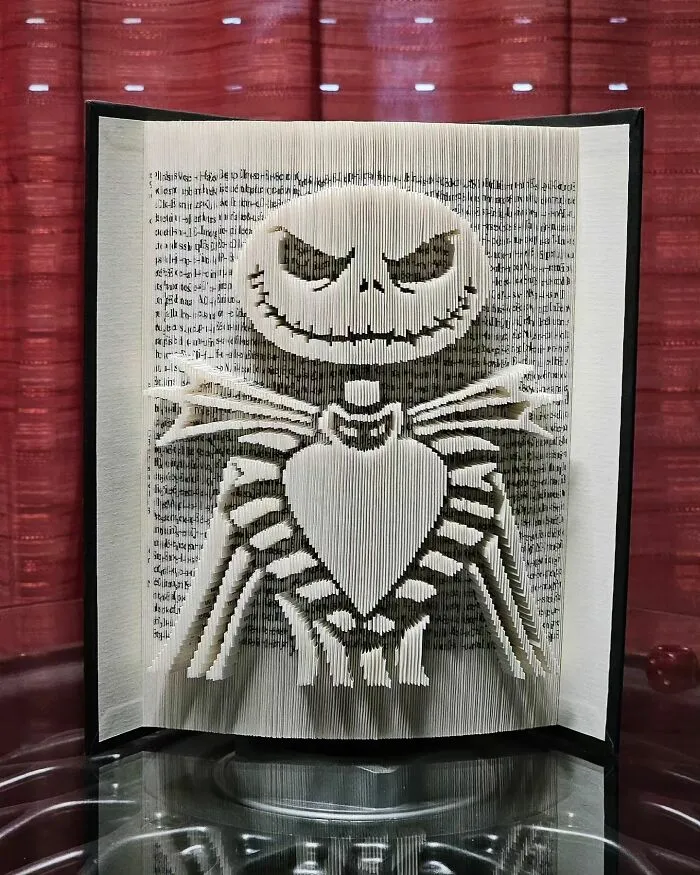 This Artist Upcycles Old Books Into Stunning Sculptures (45 Pics)