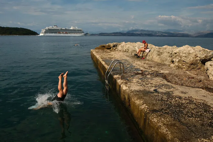 Preserving Life’s Fleeting Moments: 30 Photographs By Hersley-Ven Casero