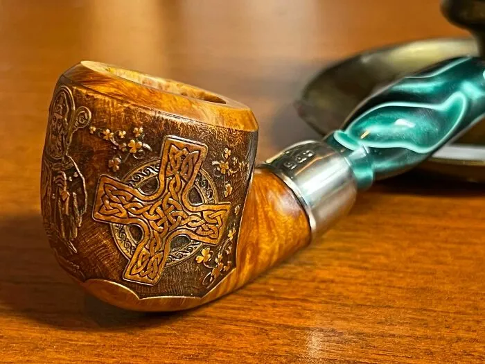This Nebraskan Artist Crafts Incredible Pipes Featuring Saints, Angels, And Sacred Symbols (29 Pics)